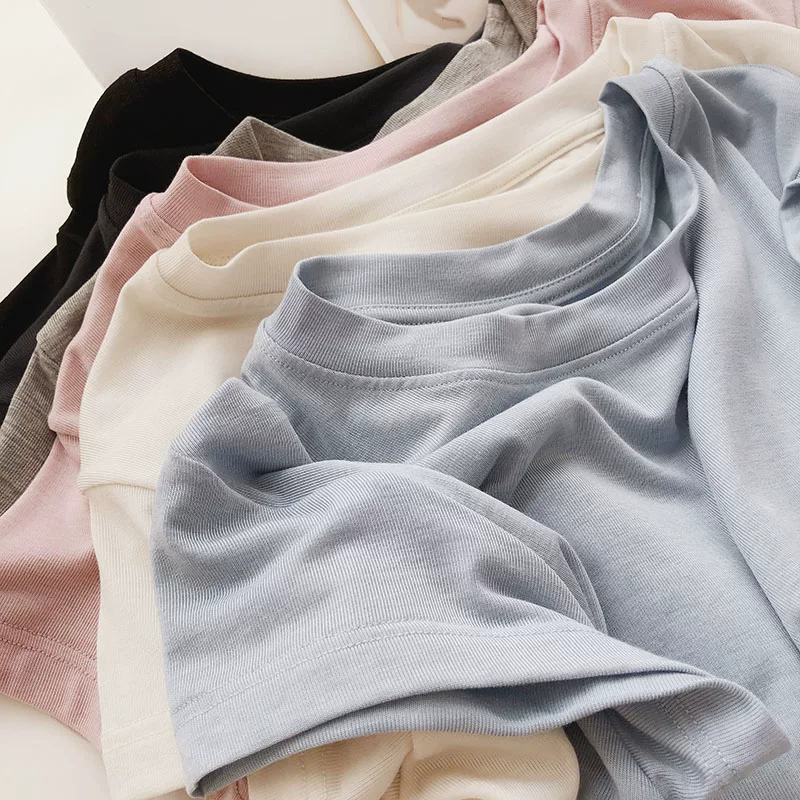 Плотная/тонкая?"Thin knitted summer short sleeve T-shirt"" - choose appropriate: "Легкая тонкая трикотажная летняя футболка с коротким рукавом" but