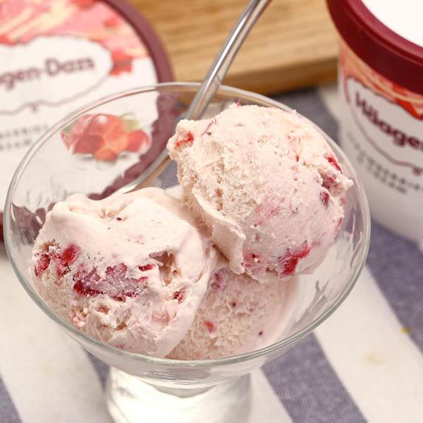 Haagen-Dazs 哈根达斯 法国进口 草莓味冰淇淋 460ml*3杯 天猫优惠券折后￥129包邮（￥189-60）