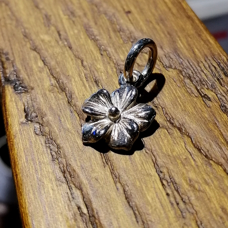 Japanese-Made First Arrow's Small Silver Flower Accessory for DIY P-230