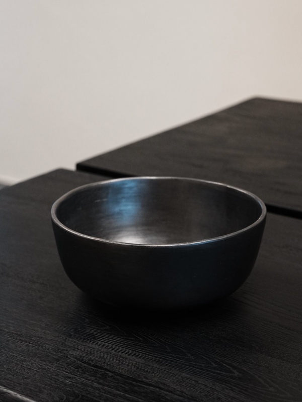 Several Handmade Black Pottery Large Bowls, Noodle Bowls, Tableware, Fruit Bowls (Bowl Diameter 20cm) Several Handmade Black Pottery Large Bowls, Noodle Bowls, Tableware, Fruit Bowls (Bowl Diameter 20cm)