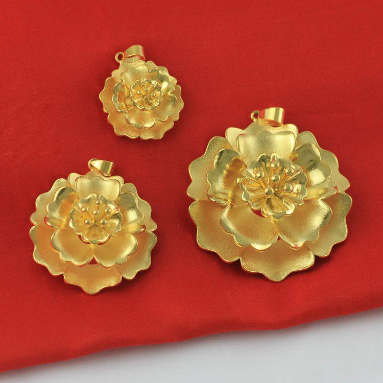 Large Gold Flower Pendant New Tide Sweater Necklace Eurocoin Gold Fall Item Pendant Brass Plated Yellow Gold Ornament For A Long Time Without Falling