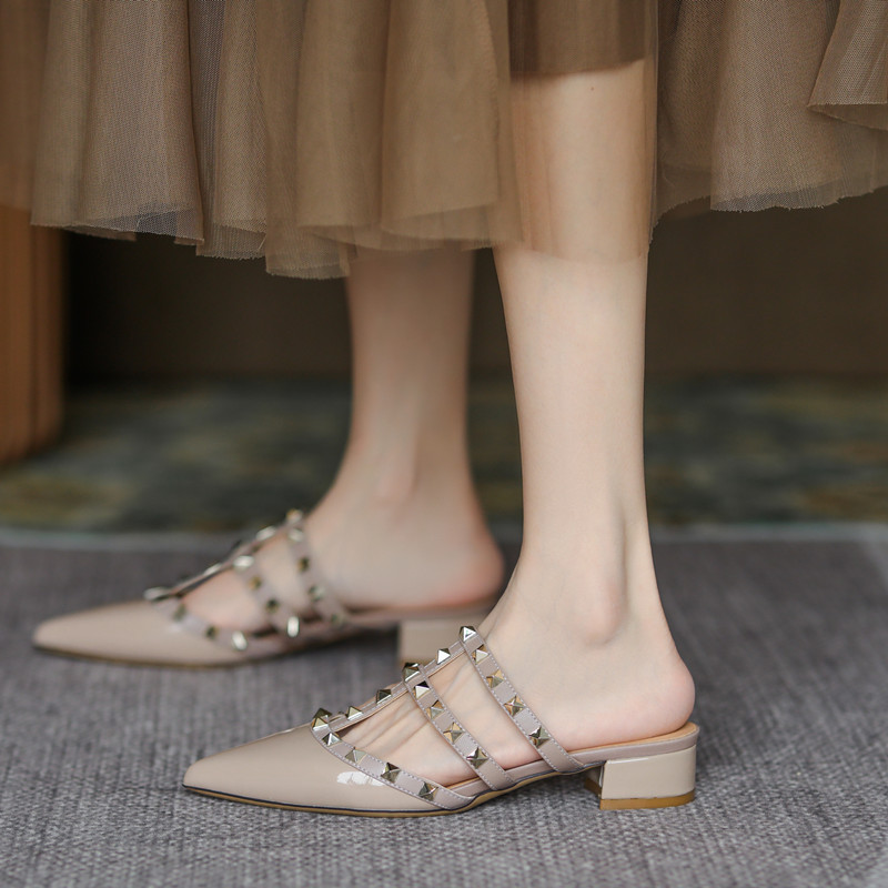 2026 Spring/Summer New Style Rivet Patent Leather Chunky Heel Pointed Toe Mid-Heel Closed-Toe Slip-On Versatile Half-Slipper Outdoor Sandals Women's Shoes 2026 Spring/Summer New Style Rivet Patent Leather Chunky Heel Pointed Toe Mid-Heel Closed-Toe Slip-On Versatile Half-Slipper Outdoor Sandals Women's Shoes