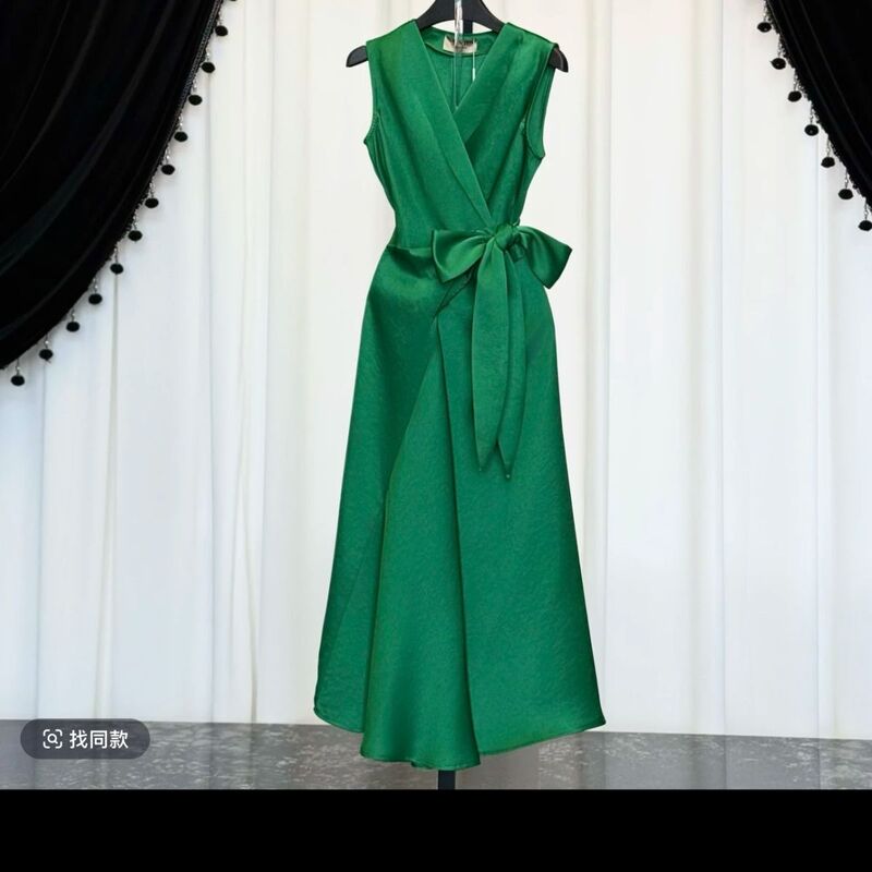 2026 Summer New Green High-End Dress, Simple and Elegant Design, Niche Light Luxury Satin Hot-Selling Long Dress 2026 Summer New Green High-End Dress, Simple and Elegant Design, Niche Light Luxury Satin Hot-Selling Long Dress