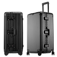 Модель с черным утолщенным бриллиантом