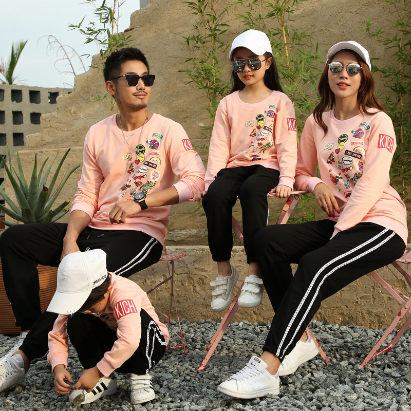 Cha mẹ con mùa thu lưới đỏ rung rinh với đoạn 2018 mới đầy đủ gia đình nhà ba mẹ con gái dài tay cotton. áo khoác cặp cho mẹ và bé