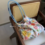 Вместительная и большая тонкая брендовая сумка на одно плечо, на шнурках