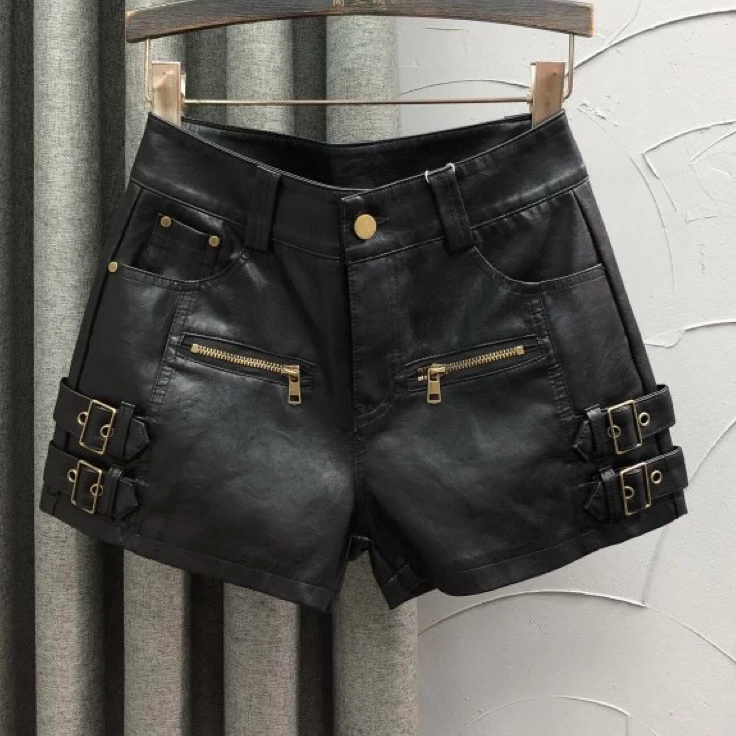 Black High-Waisted Pu Leather Shorts for Women, 2026 Autumn and Winter, Fashionable, Stylish, Age-Reducing, A-Line, Versatile, Wide-Leg Boot Shorts, Trendy