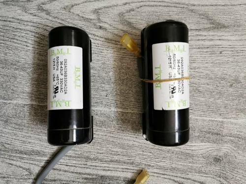 Импортный 36-43UF 330VAC BMI 092A036B330AD2A Стартап-конденсатор 36-43MFD