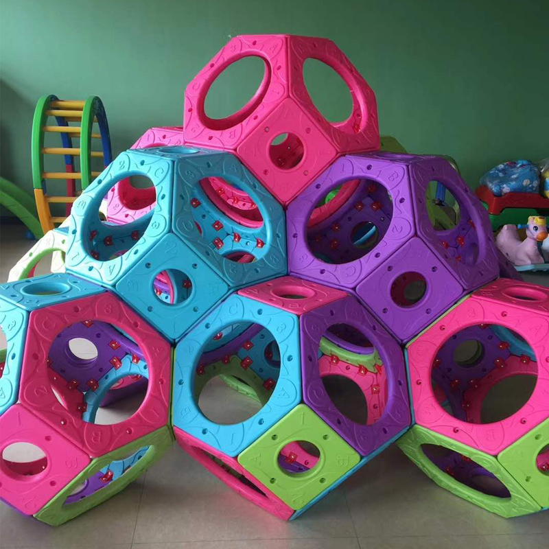 Kindergarten children's maze ball indoor and outdoor drilling tunnel plastic climbing frame plastic toy park maze tunnel