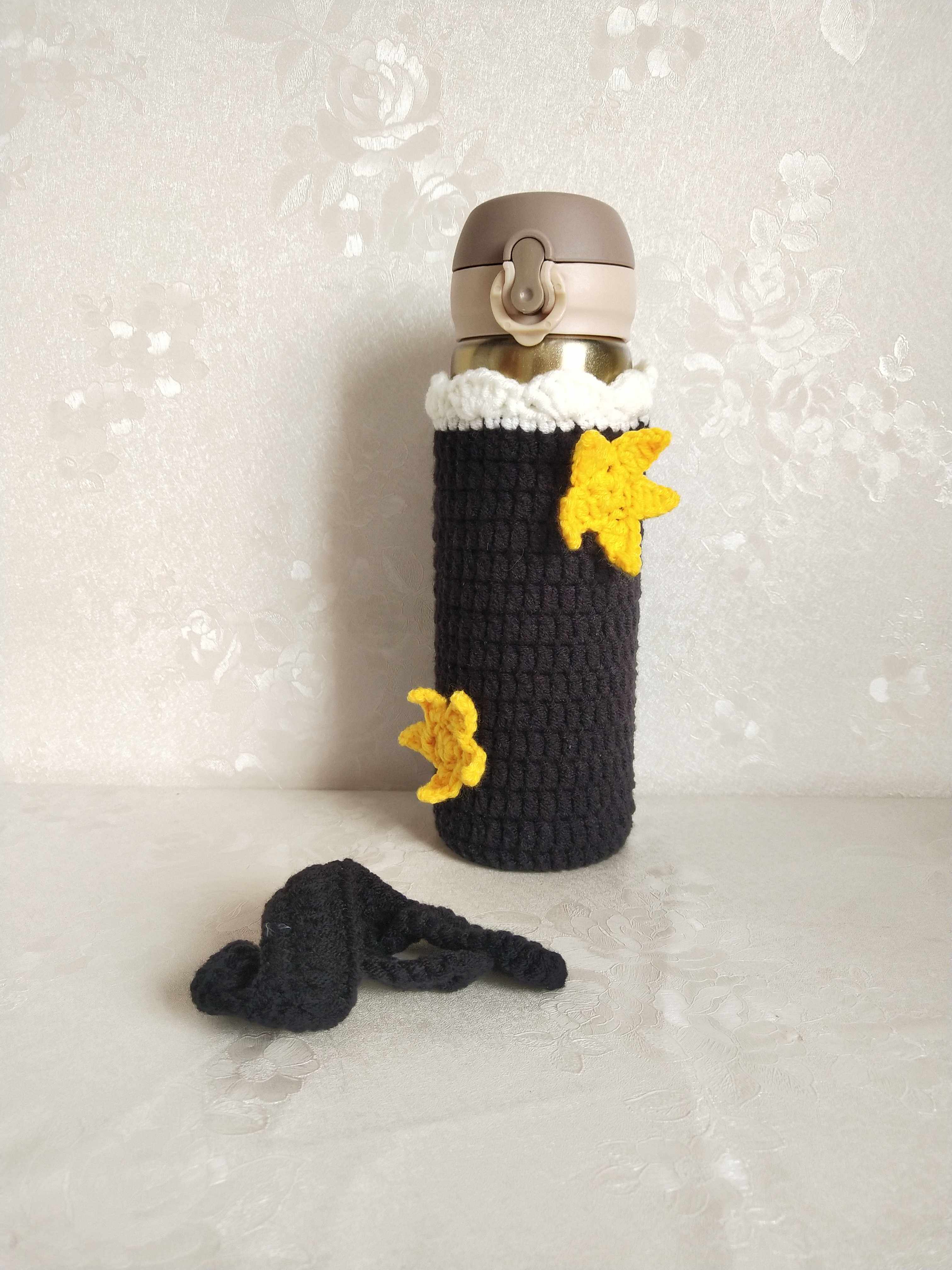 Yunxun Pavilion hand made Black Sky star blinking ins crochet wool group Creative with handle thermos cup cover