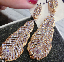 Korean Temperament Ear Accessories in Europe and America Exaggerated Inlaid Drills Crystal Feather Leaves Flash Drill Female Earrings Earrings Accessories