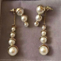 New products Korea Korean version Grape Strings Pearl Earrings Long string Everest Pearls High Quality Pearl Streaming Suear