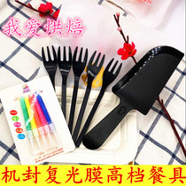  Three-in-one cake tableware set Plastic disposable cake knife and fork dish set Birthday cake knife and fork dish combination