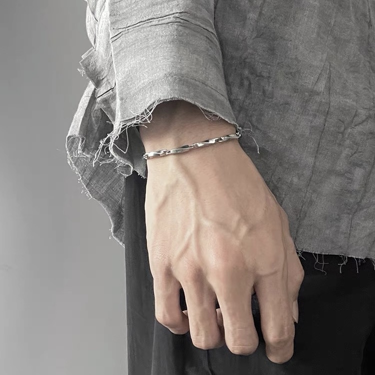 Niche Design, High-End Men's Trendy Brand, Simple and Unique Plain Bracelet, Men's Hip-Hop Street Style, Non-Fading Titanium Steel Jewelry Niche Design, High-End Men's Trendy Brand, Simple and Unique Plain Bracelet, Men's Hip-Hop Street Style, Non-Fading Titanium Steel Jewelry