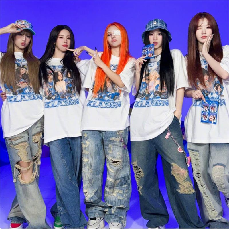 (G)I-DLE Female Group Members Song Yuqi, Zhao Meiyuan, Ye Shuhua, Minnie, and Tian Xiaojuan Wear the Same Short-Sleeved T-Shirts and Long-Sleeved Shirts
