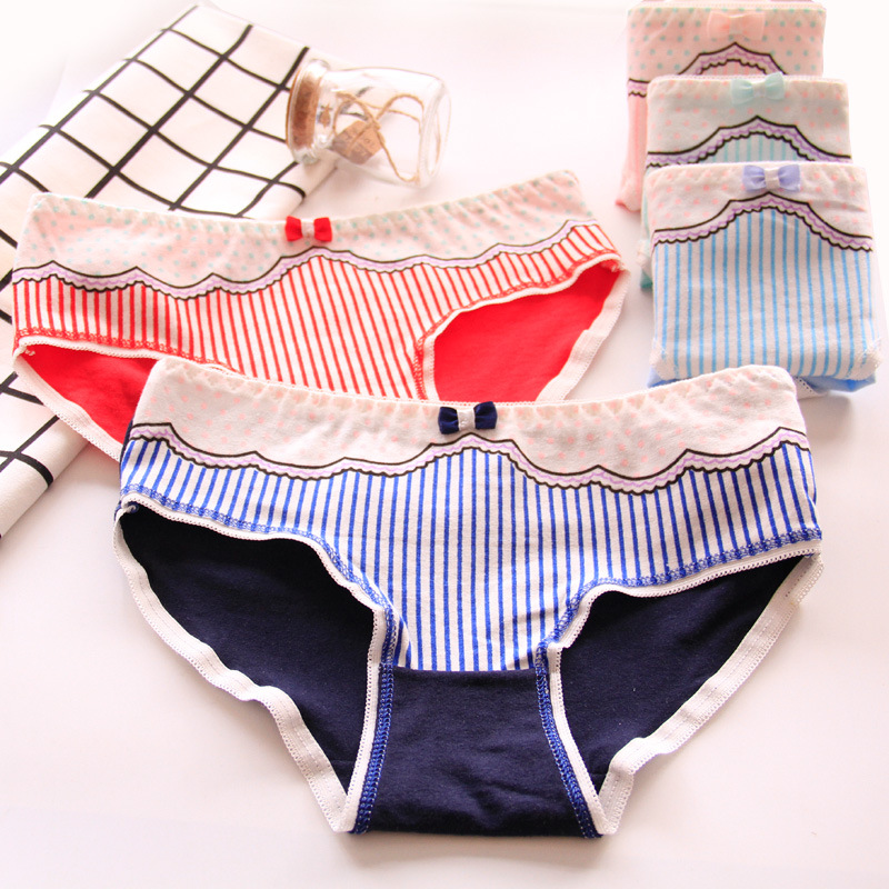 Đồ lót cotton nữ gợi cảm In nhỏ vừa và eo thấp Cô gái dễ thương hình tam giác cotton Đồ lót nữ bán buôn quần lót trẻ em