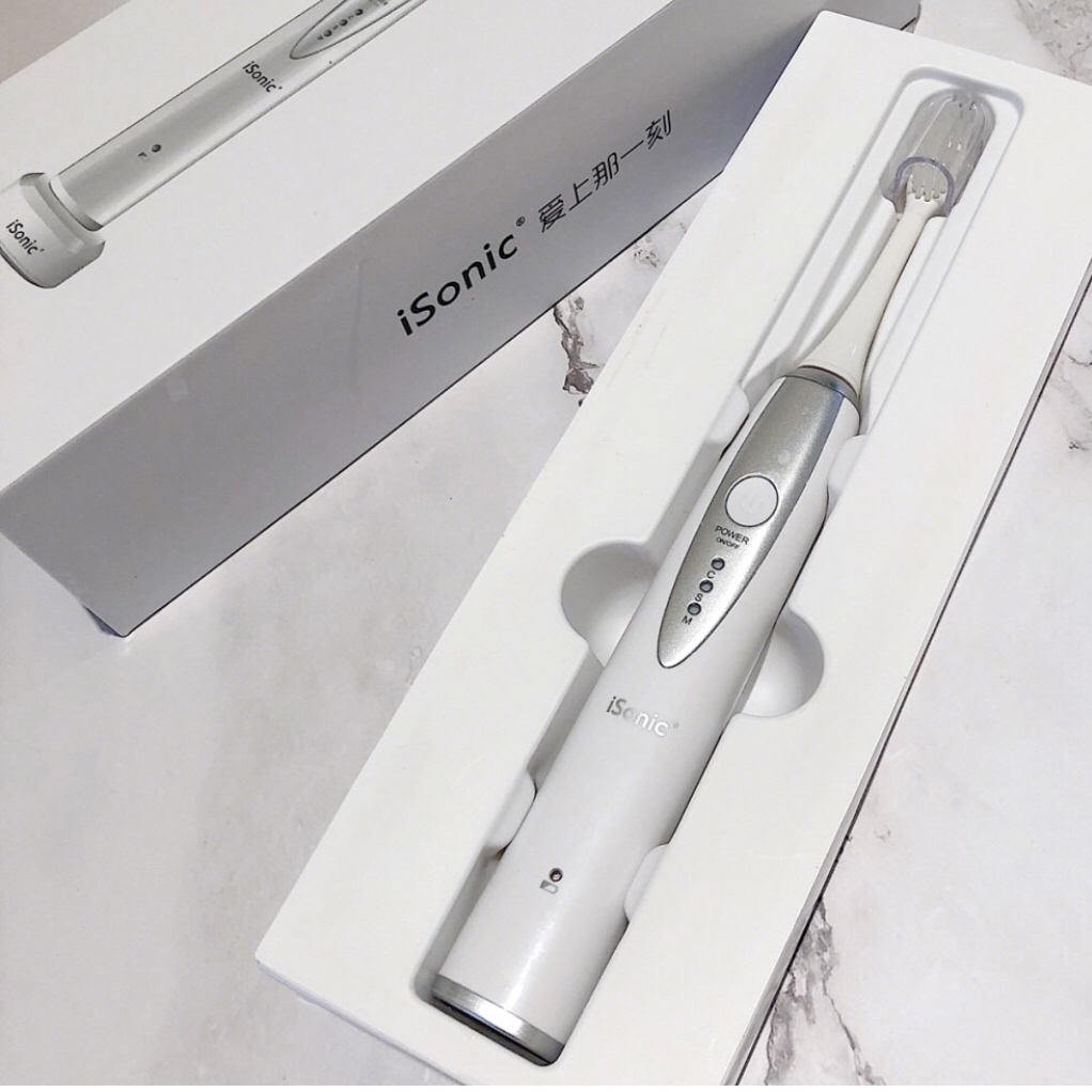 Tintin's own hundred yuan also has a good toothbrush isonic electric toothbrush Sonic electric tartar removal 2 brush heads