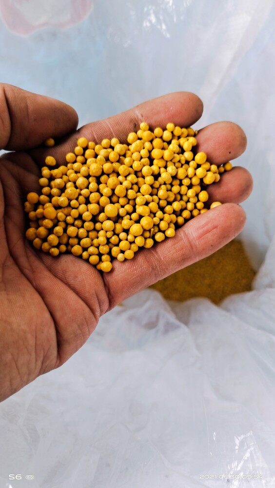 Flower pot generic nitrogen phosphate potassium hoarding control for 3 months slow release of fat containing trace elements