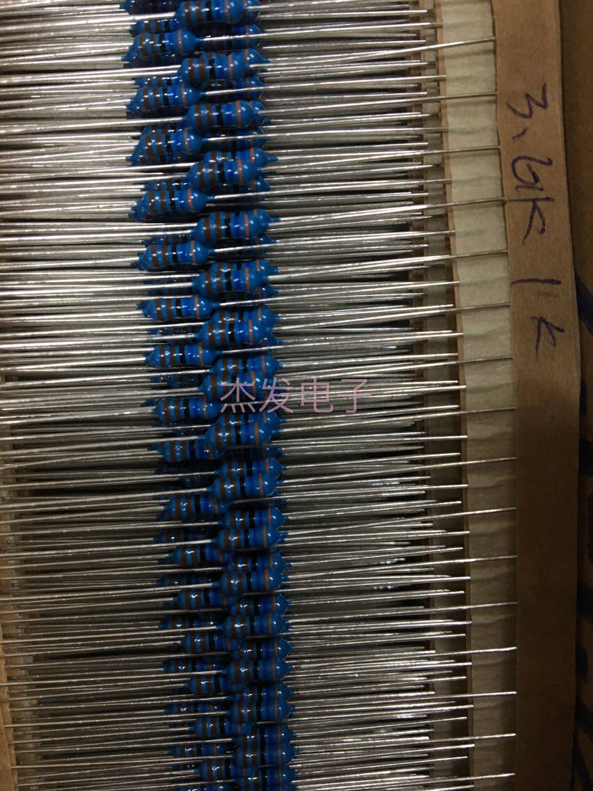 1 4W gold film resistance 3K6 3 6K precision resistance 1% metal film resistance spot can be shot directly