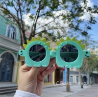 Динозавр, очки