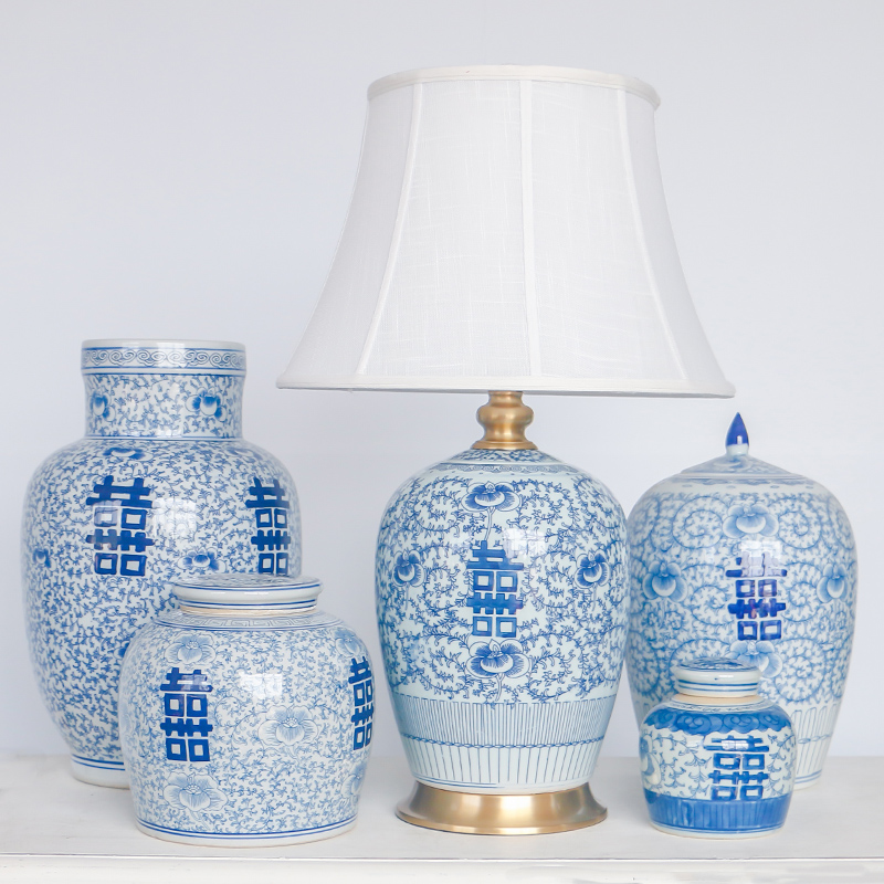 Double blue and white porcelain ceramic desk lamp new classical Chinese style lamp of bedroom the head of a bed full of copper decoration sitting room lamps and lanterns of furnishing articles