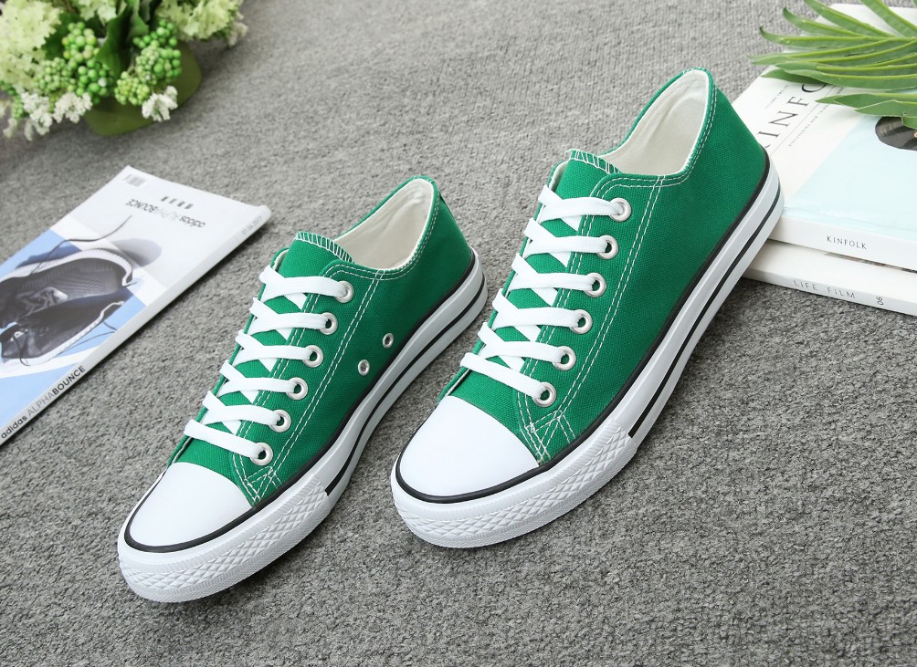 Giày vải mùa thu giày nam đế bằng màu đen và trắng thấp giúp giày thông thường của sinh viên Hàn Quốc thoáng khí cao giúp giày vải thủy triều giày thể thao juno