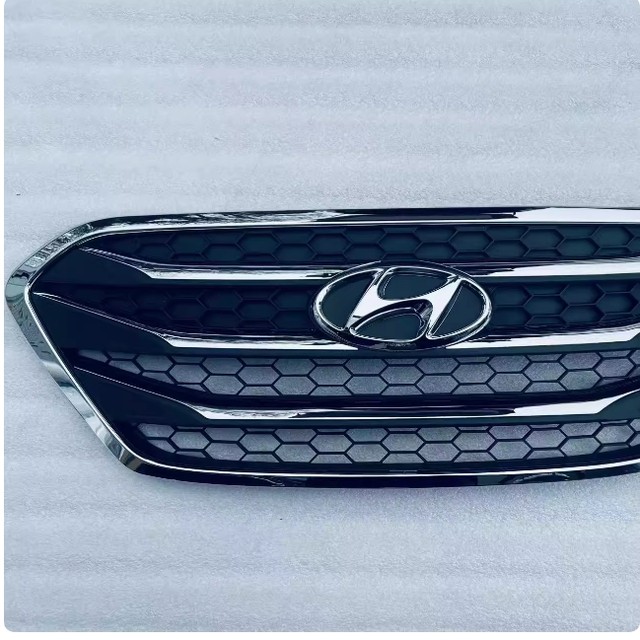 Suitable for Beijing Hyundai 13-15 IX35 center grille front face ventilation decorative mesh spray paint electroplated grille