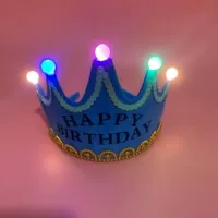 День рождения шляпа счастливого синего