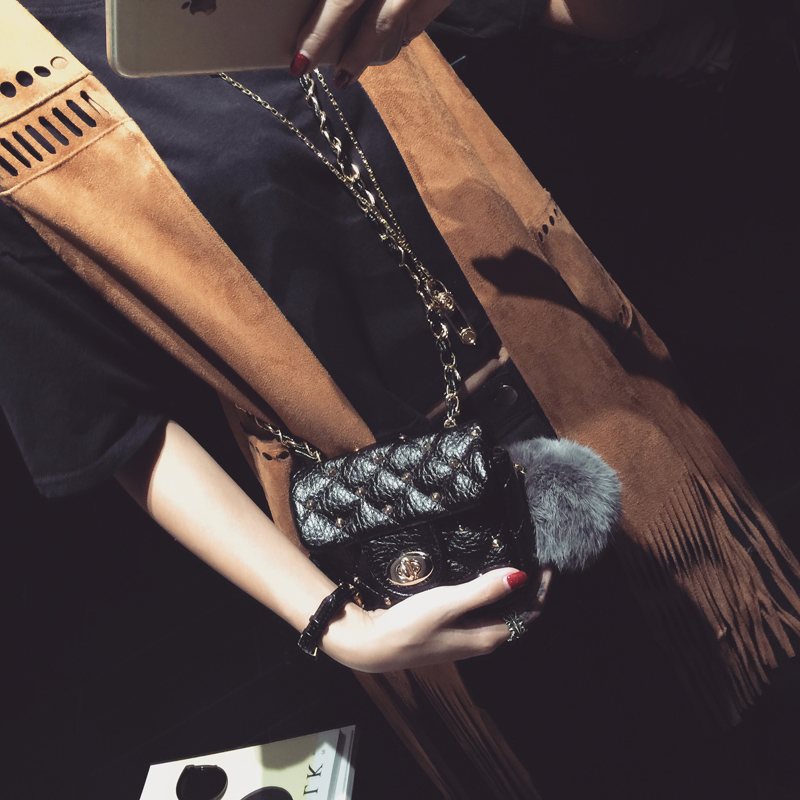 Hong Kong Tide Little Bag girl 2023 new fashion mini - phone bag slip riveting diamond chain bag bag