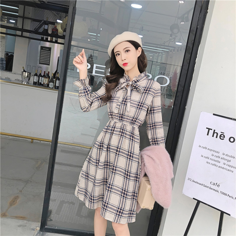 2018 mùa thu mới retro gió eo Mỏng xù trumpet tay áo Một từ dài ăn mặc nữ váy xòe