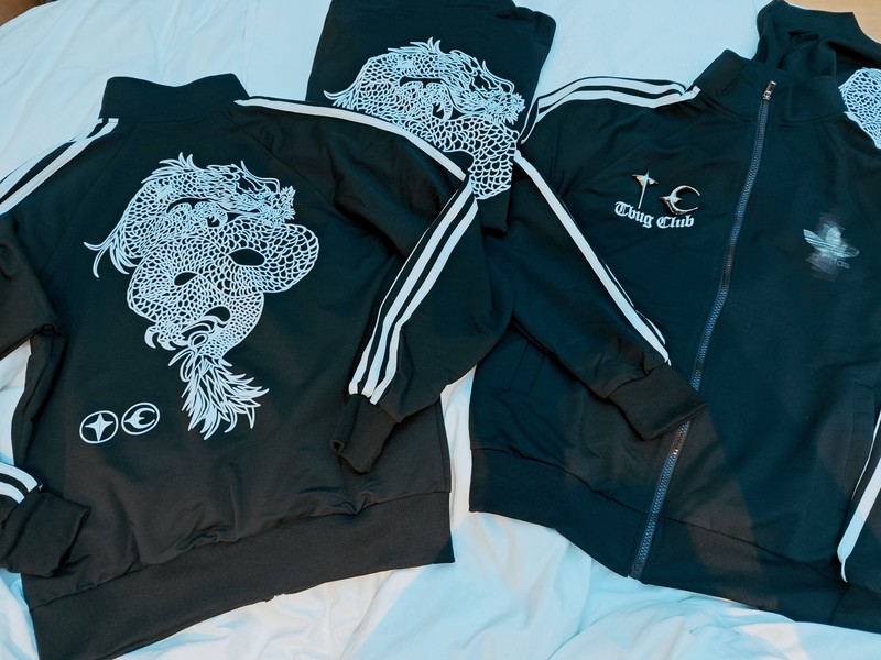 【Top Series】Thug Club Collaboration Dragon Pattern Jacket Sports Jacket Available in Both Branded and Unbranded Versions, Heavy Quality