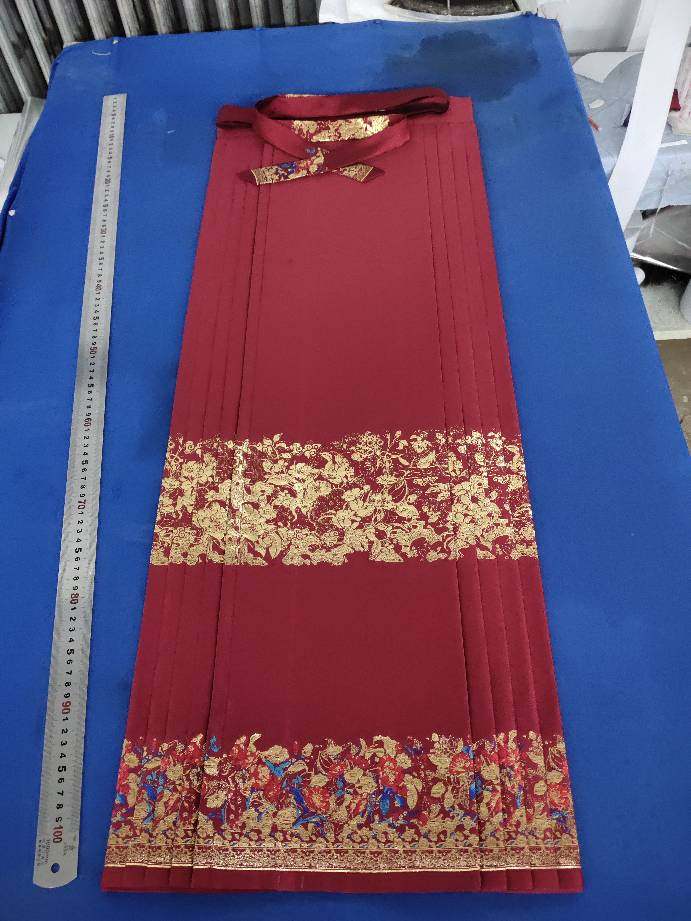 Dingli Hanfu Ming Makeup Flower Weaving Gold Parallel Trapezoidal Pleated Horse Noodles