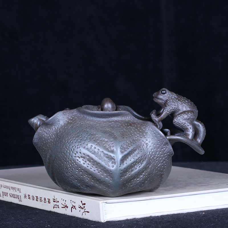 Taiwan looping old purple sand pot famous master Jiang Rong early handmade strange pot works Frog Baicai pot