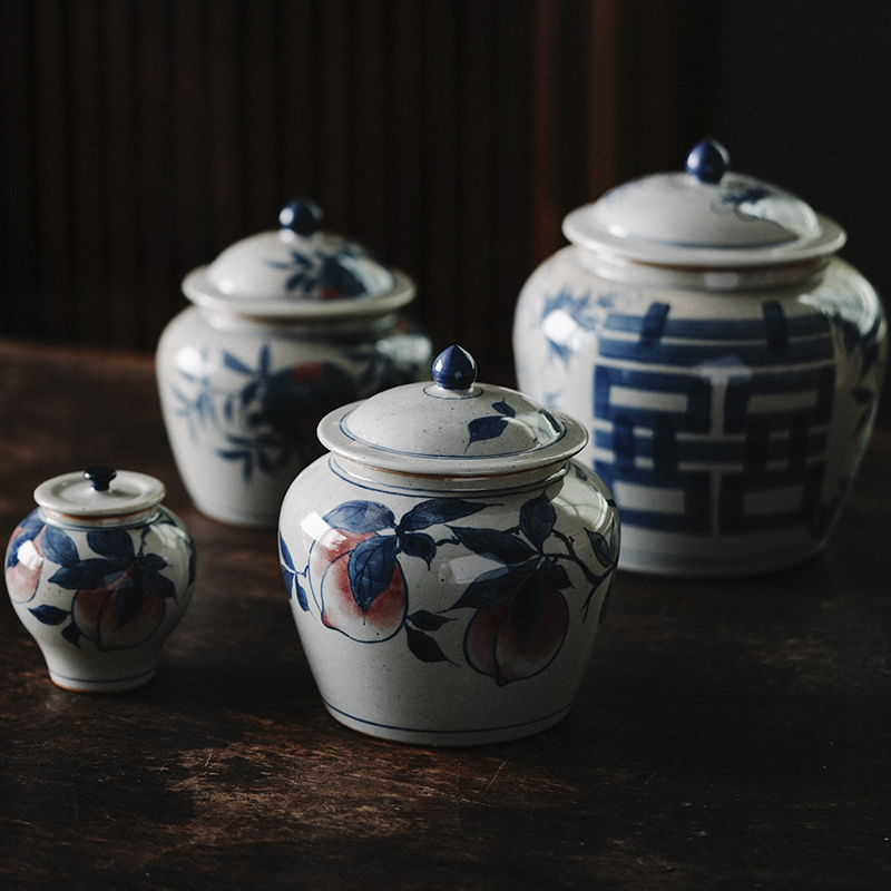 Blue and white porcelain hand - made caddy fixings general pot of jingdezhen pure manual a large ceramic household seal storage tank