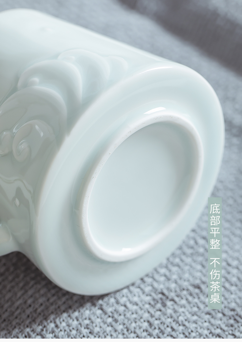 Cloud art of jingdezhen ceramic cups xiangyun pure hand - carved celadon keller waves green office cup