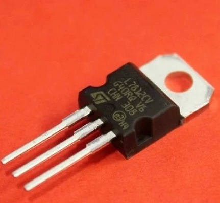 New original imported ST L7812 three-terminal voltage regulator 12V 7812