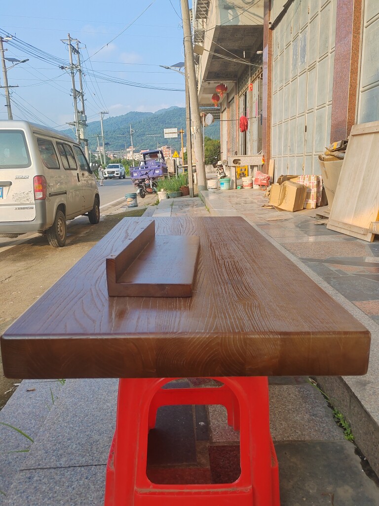 云居铁艺家居的LOGO