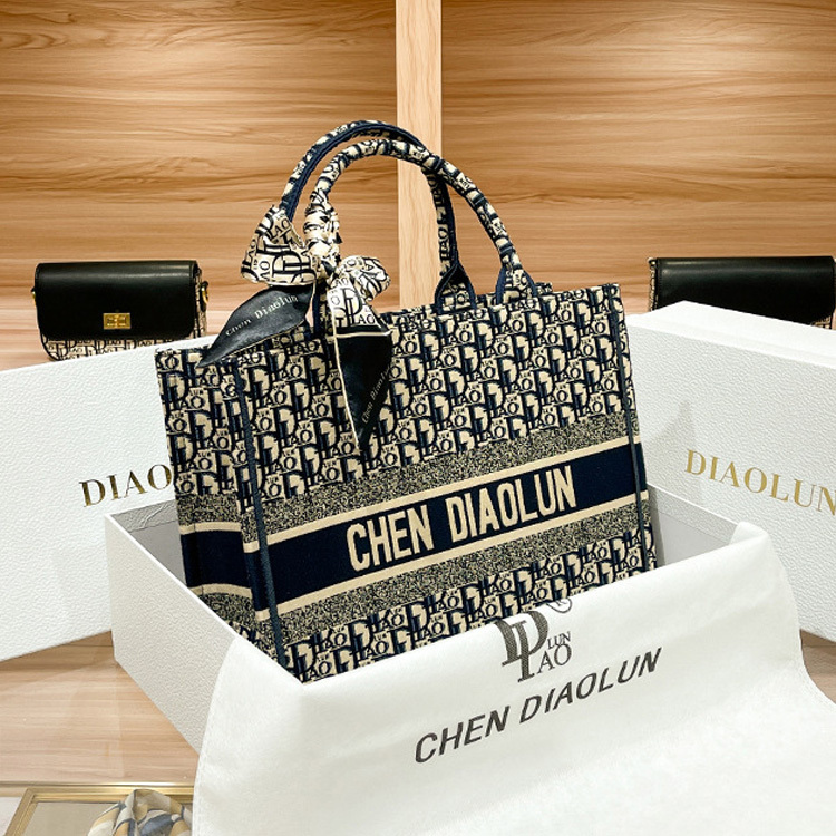 Hong Kong Purchasing Agent for Designer Bags, Dior, Genuine Women's Bags from the Store, Big Brand Embroidered Tote Bag, 2026 New Model