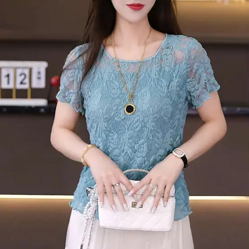 Designed Lace Blouse for Women, 2026 Summer New Style, Short-Sleeved, Hollow-Out, Commuter Style, Petite, Slim-Fitting, Elegant Top Designed Lace Blouse for Women, 2026 Summer New Style, Short-Sleeved, Hollow-Out, Commuter Style, Petite, Slim-Fitting, Elegant Top