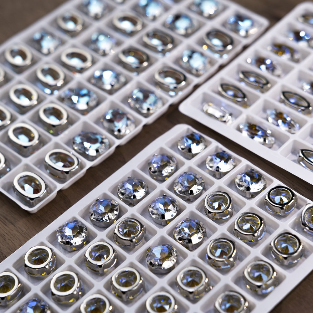 Method Embroidery Hand Sewn with transparent fluorescent series Multi-section multi-spec handmade method embroidered DIY embroidered nail bead material