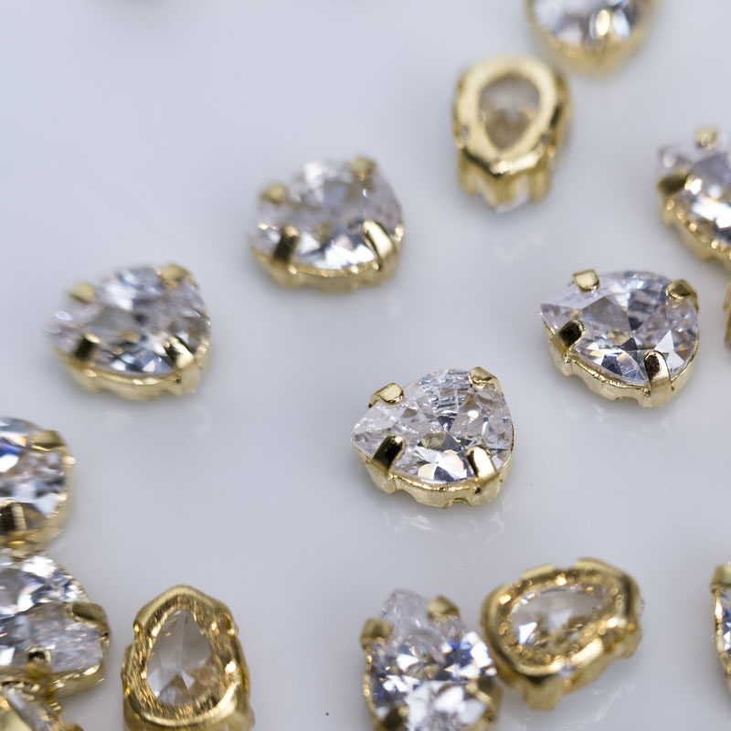 Method Embroidered Material White Water Drop Zircon Hand-stitched nail Pearl embroidered material Multi-section water drop hand stitched in the US A