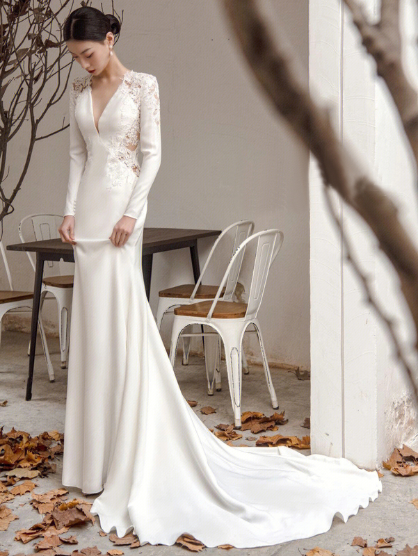 French-Style Light Wedding Dress with Long Sleeves, V-Neck, Satin Lace, Reception Dress, Fishtail Gown with Train, Slimming, Summer