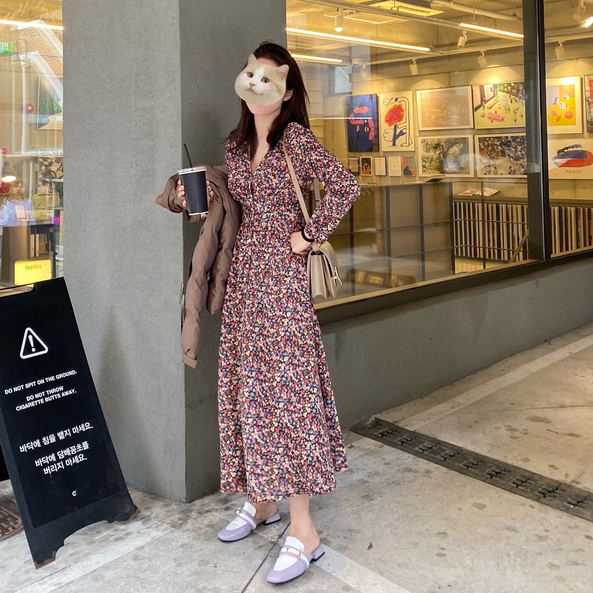 Via Vela French floral bellflower skirt waist thin V-neck oil painting retro beautiful girl dress woman