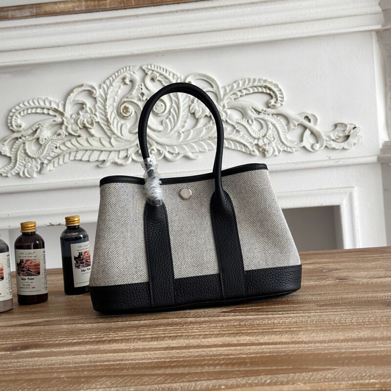 Fully Hand-Sewn with Waxed Thread, Garden Paret Mini H Brand Canvas Panda Garden Bag, Women's Small Bag