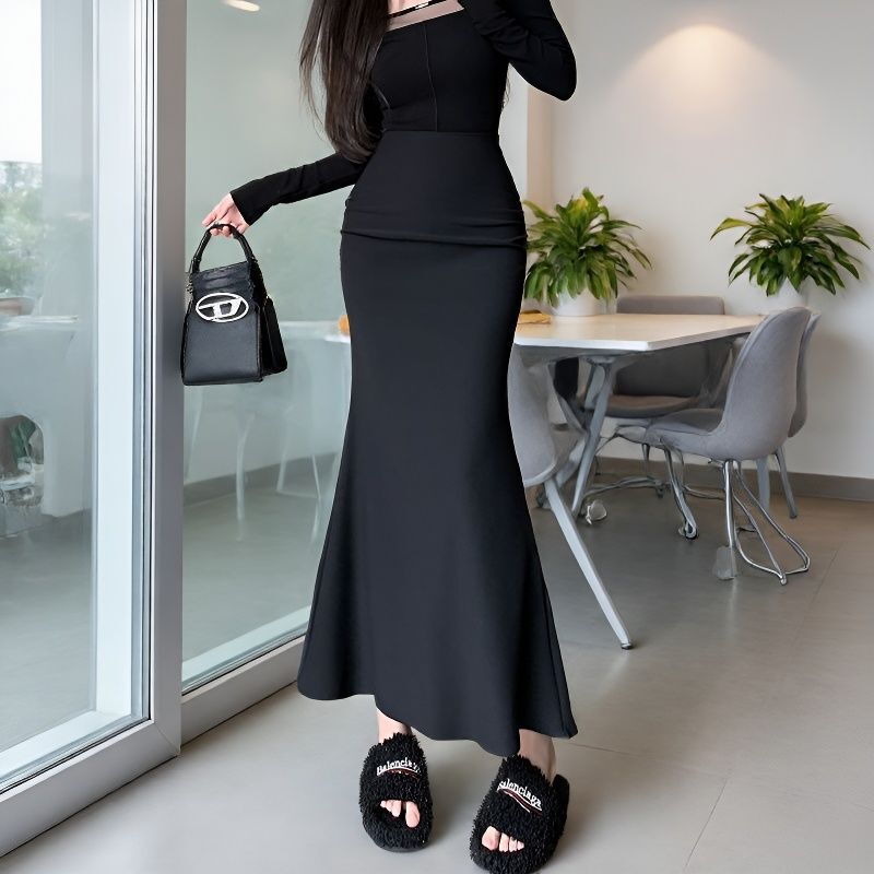 Black Hip-Hugging Fishtail Skirt for Women 2026 Autumn New Slim-Fit Simple Mid-Length Elegant Skirt