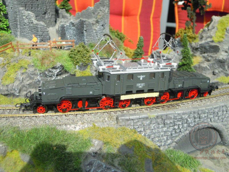 欧洲铁路巨兽~大鳄鱼电力机车