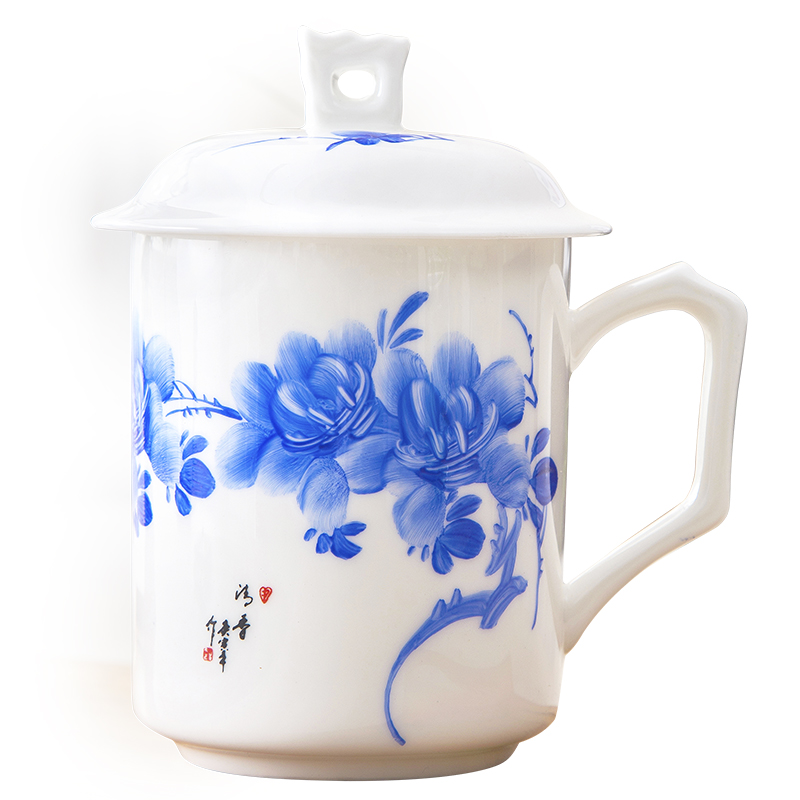 Is hand - made wholesale custom jingdezhen ceramics with cover glass office meeting gift blue and white porcelain tea cups water