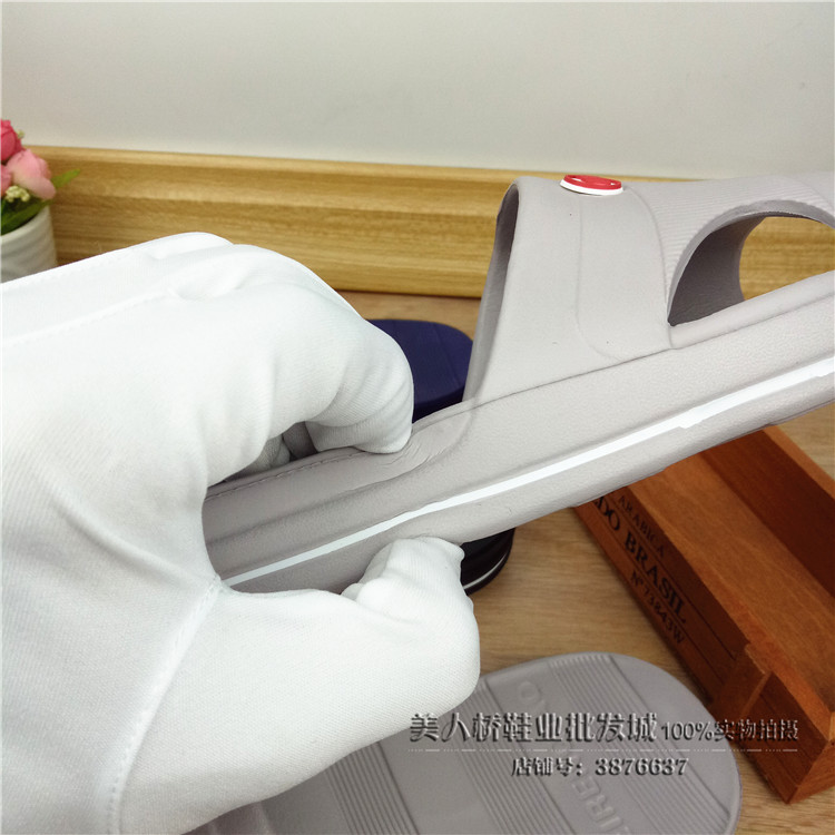 2017 vẻ đẹp mới cầu dày dưới dép nam mùa hè non-slip trọng lượng nhẹ một thời gian hình thành EVA bọt dép đơn giản bán dép nam