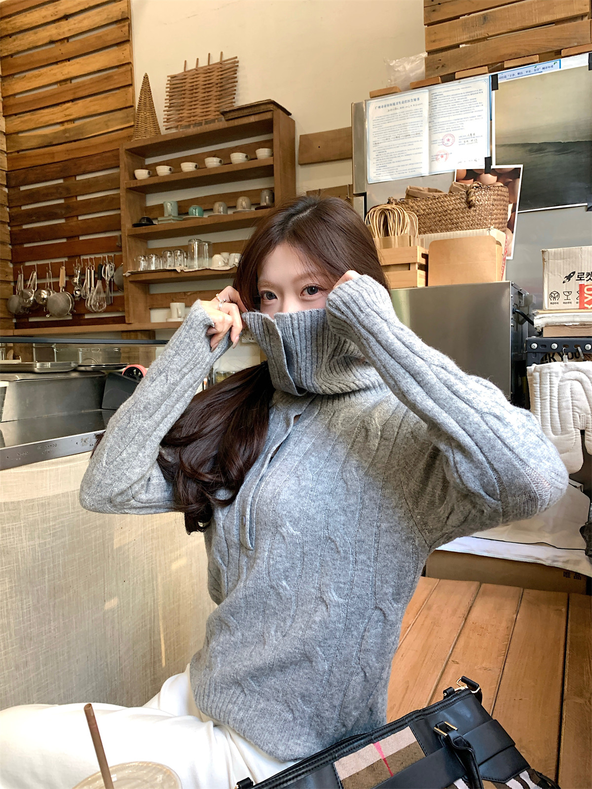 이른 봄 프랑스식 복잡한 고대 돈 바람 꽈배기 터틀넥 단추 디자인 스웨터 니트 스웨터 느긋한 바람 순수한 욕망 맨위 여성 상세 이미지 9