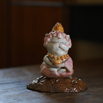 Tea pet back incense burner small ornaments ceramic boutique hand-squeezed creative line incense Chinese style Zen aromatherapy furnace Jingdezhen